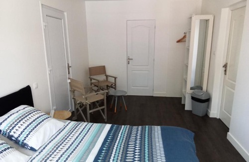 Rochefoucauld - Porte du Perigord Bed & Breakfast | Le cheminblanc suite parentale