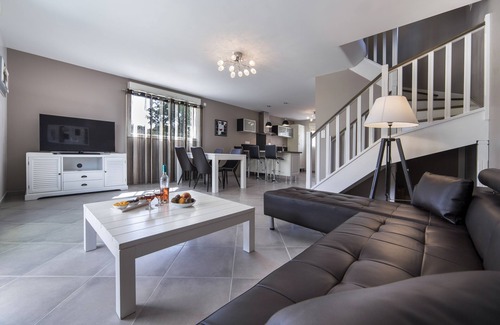 Grillon Villa | LE CIGALOU WITH ITS POOL AND GARDEN