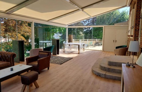 Bernay House | Le Clos des Lodges