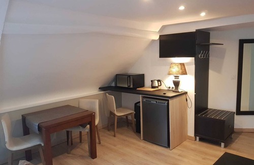 Bernay House | Le Clos des Lodges