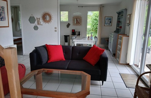 Marigny Cottage | Le Clos des Noisetiers enclosed chalet/land 2000m in Marigny- 90 m2-4 bdrms 7 sleeps