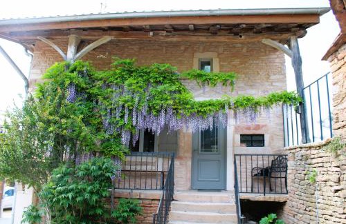 Burgy House | LE CLOS DES PIERRES ROUGES