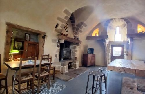 Vezins-de-Levezou House | Le Clou de Malte