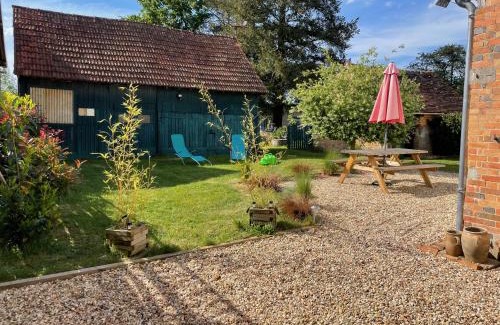Pierrefitte-sur-Sauldre House | LE COCOON D'ANNABELLE - JOLIE MAISON avec JEUX ET GRAND JARDIN