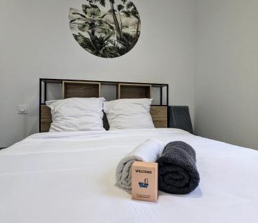Roanne Apartment | Le coin des rêves