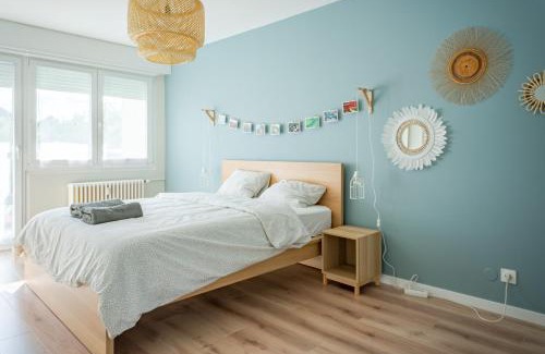 Devant-les-Ponts Apartment | Le Colibri - Stationnement gratuit - Balcon - Jusqu'à 4 personnes