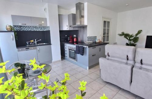 Le Plessis-Belleville Apartment | Le CONTI Proche Roissy - Astérix- Gare