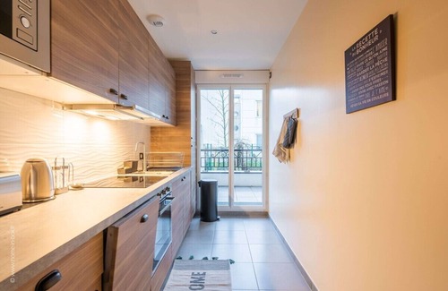 Clamart Apartment | Le Continental ~ Garden ~ Parking ~ Spacious
