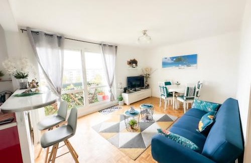 Champigny-sur-Marne Apartment | - Le COSY GARDEN - Proche RER A et E - Paris Disney - Parking et WIFI Gratuit ! Family SPECIAL OFFER