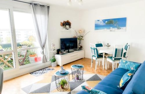 Champigny-sur-Marne Apartment | - Le COSY GARDEN - Proche RER A et E - Paris Disney - Parking et WIFI Gratuit ! Family SPECIAL OFFER