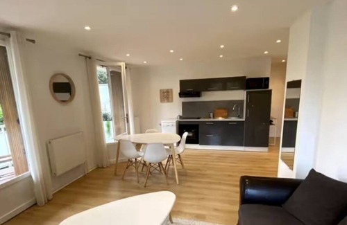 La Demi - Lune Apartment | Le Cosy Porte de Lyon