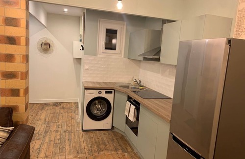 Clou Bouchet Apartment | Le Côté Rétro Centre Ville- 2mn from the train station and the city center(ideal for families and businesses)