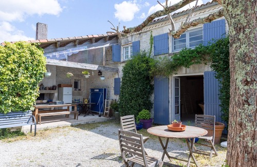 Epargnes House | Le Cottage Bleu - Charmant Gîte