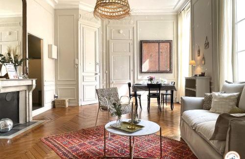 Quartier Vieux Marche-Cathedrale Apartment | Le Crosne - Parking - Standing - Calme