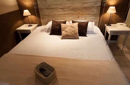 Cornillon-Confoux Hotel | Le Devem de Mirapier