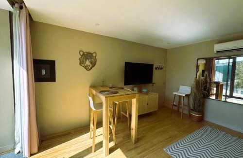 Vallabrix Apartment | Le diX - Classic Room - VallabriX proche UZES