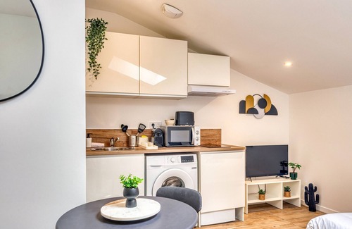 Bussiere - Cadiere Apartment | Le Factory - Studio contemporain - Proche métro B