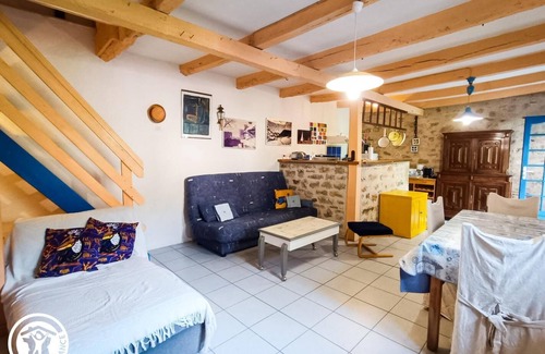 Saint-Martin-Labouval House | Le gîte du Pêcheur - SAINT-MARTIN-LABOUVAL
