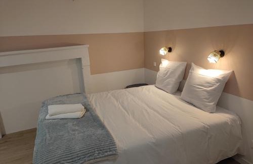 Chateau-Larcher Apartment | Le gîte du Fricassou