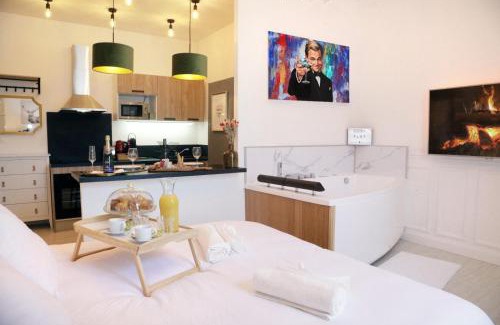 Senlis Apartment | Le Gatsby - Cosy Flat - Jacuzzi - Senlis
