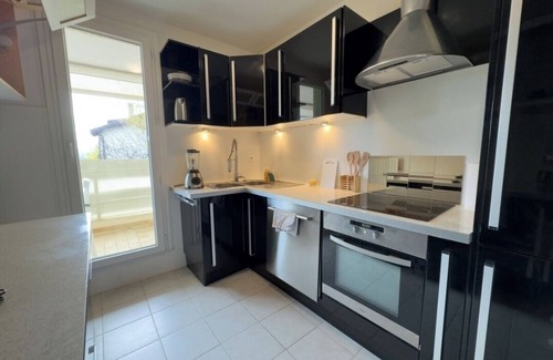 Ornex Apartment | Le Genève-Parking Garage & Balcony-air-conditioned