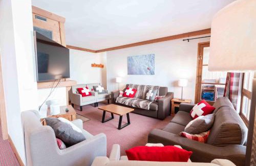 Arc-1950 Apartment | Le Grand Ours - Ski in ski out 4 bed chalet, Arc 1950