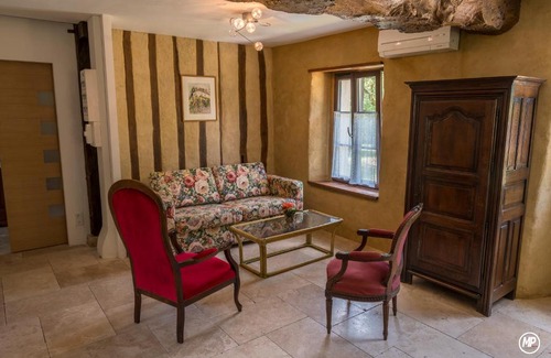 Losse House | Le Grillon