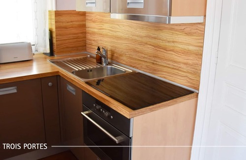 Beaune Apartment | Le Jardin Secret de Beaune, Les Trois Portes