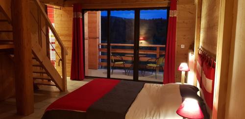 Bonlieu House | Le Jura en toutes saisons Piscine, SPA, location VTT, balades 2cv, climatisation