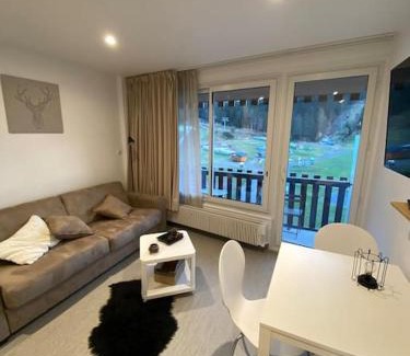 Laveissiere Apartment | Le Lioran, La Sumène, Studio balcon tout confort aux pieds des pistes