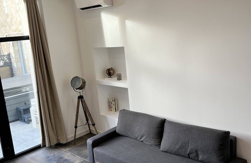 Ploermel House | LE Lofty Jacuzzi