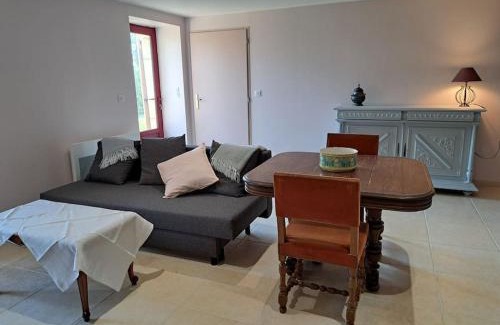 Mongauzy Apartment | Le logement des Barthes