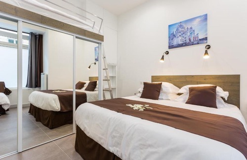 Quartier des Grandes-Carrieres Apartment | Le Logis de Montmartre