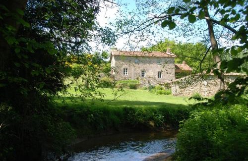 Saint-Pierre-des-Echaubrognes House | Le Moulin Moreau