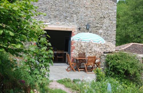 Saint-Pierre-des-Echaubrognes House | Le Moulin Moreau