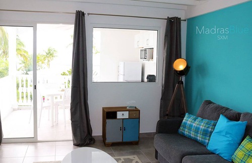 Simpson Bay Condo | le "Madras Blue" Duplex, Baie Nettlé, piscine-vue