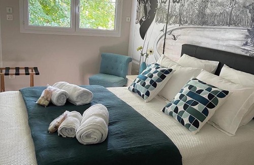 Fleac Bed & Breakfast | Le Maine N 5 - FLÉAC ANGOULEME - Suite Corto Maltese
