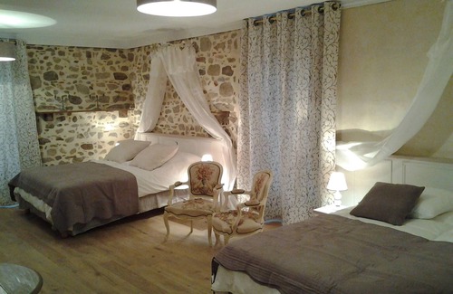 Bazoges-en-Paillers House | Le Manoir Aux Douves