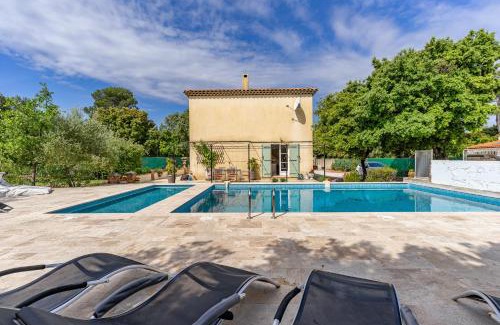 Flassans-sur-Issole House | Le Manoir De Flassans