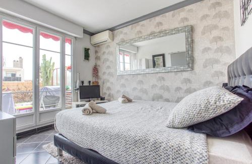 Mantega Apartment | LE MANTEGA - F2 MODERNE,CENTRE VILLE, 2 GRANDES TERRASSES,CLIMATISATION, ASCENSEUR