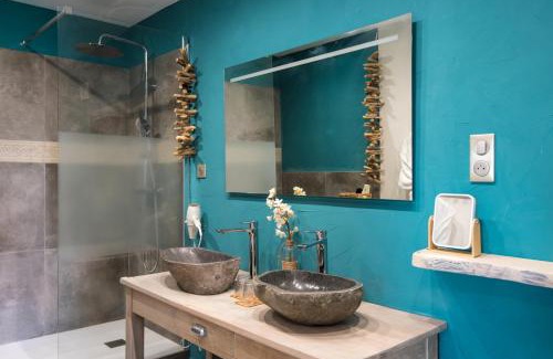 Oms House | LE MAS DES COLOMBES Chambres d'hôtes B&B & SPA