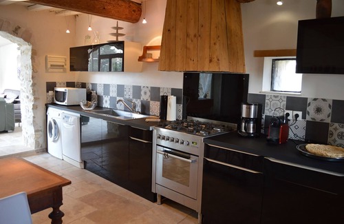 Marsanne House | Le Mas du Pas, large Provencal farmhouse, 15 people, heated pool, 5 bathrooms or bathtub