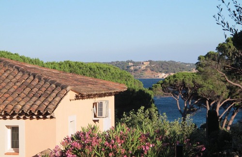 Guerrevieille Villa | Le Mas Rose: Magnificent Air-conditioned Villa with Swimming Pool and Garden Grimaud St Tropez