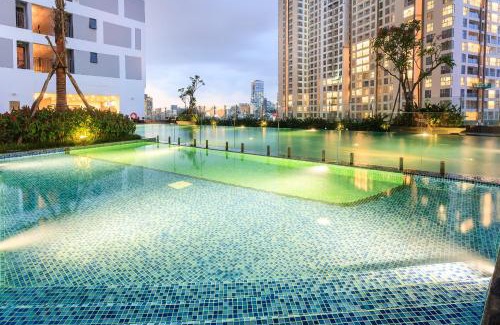 Bach Dang Riverside Apartment | Le May Home Rivergate Luxury Apartment Near Ben Thanh