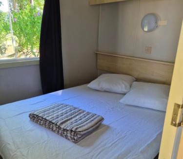 Auxy House | Le mobile home est dans le pré