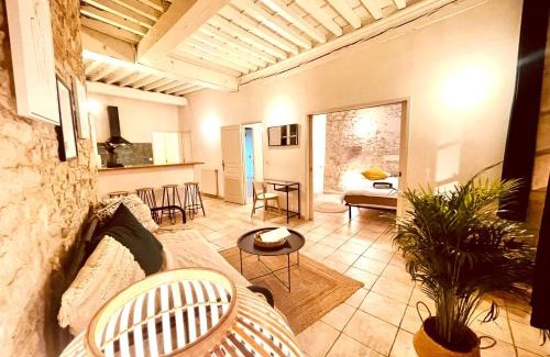 Nimes City Centre Apartment | Le MOKA Charmant Appartement au coeur de ville