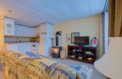 Saint-Philemon Condo | Le Mont Blanc #B spa