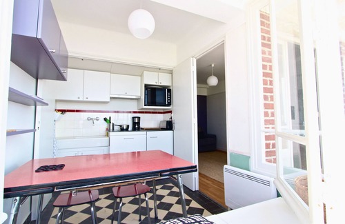 Cayeux-sur-Mer Apartment | Le Morillon apartment facing the sea with balcony terrace.