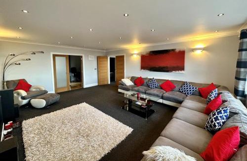 Llanddulas House | Le Morne- 5 Bed Luxury Coastal Retreat