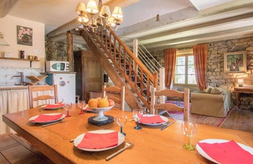 Saint-Sauves-d'Auvergne House | Le Moulin du Planchat 8pers